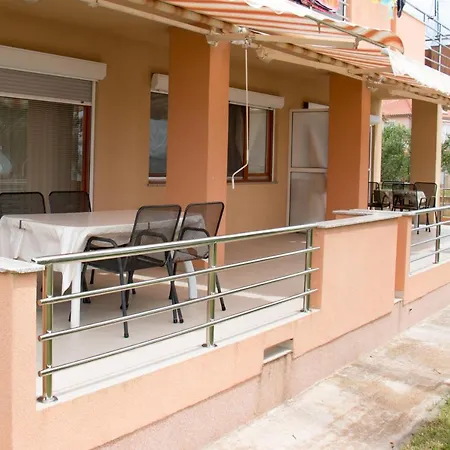 Matas 아파트 Sukošan